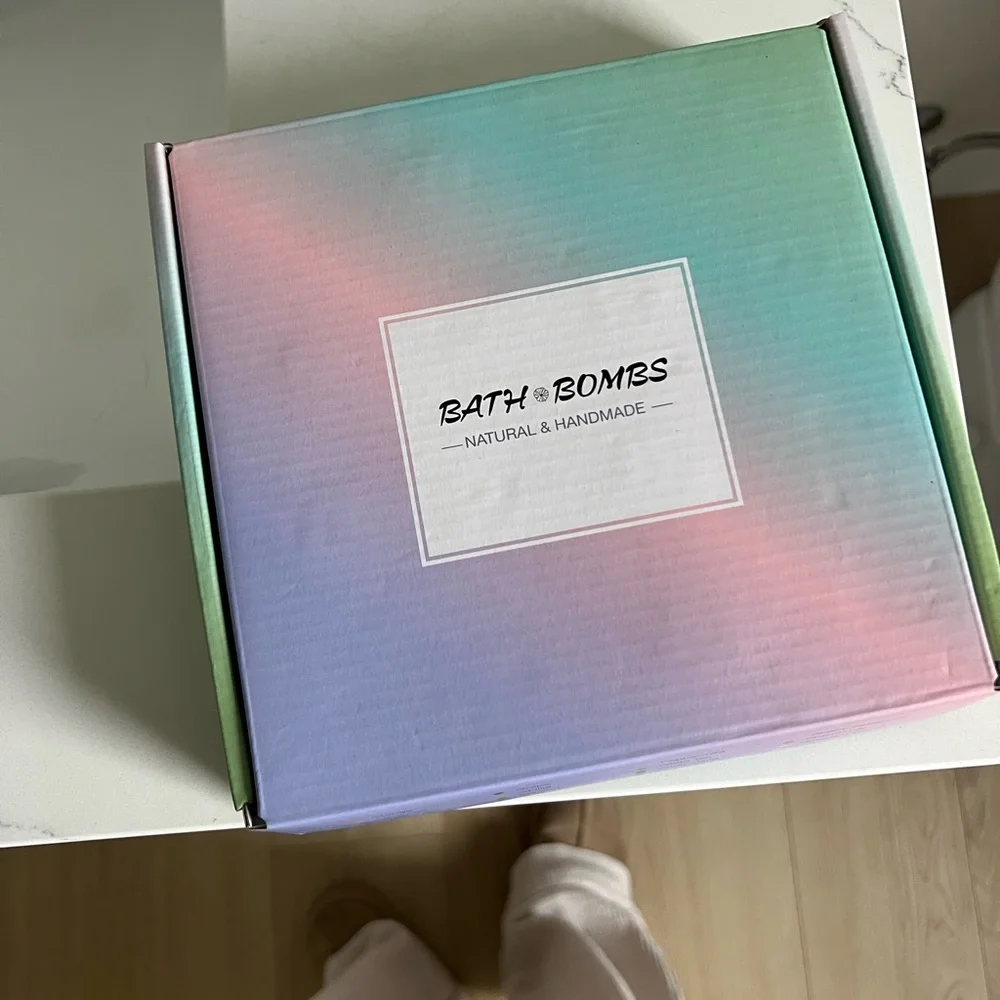 12 Colorful Bath Bombs Gift Set - Picture 3 of 4